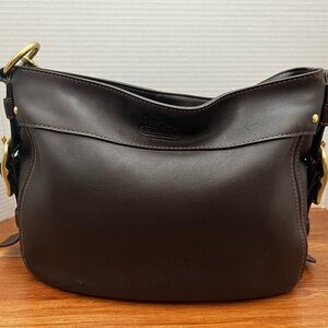 Coach Elegant Brown Leather Shoulder Bag